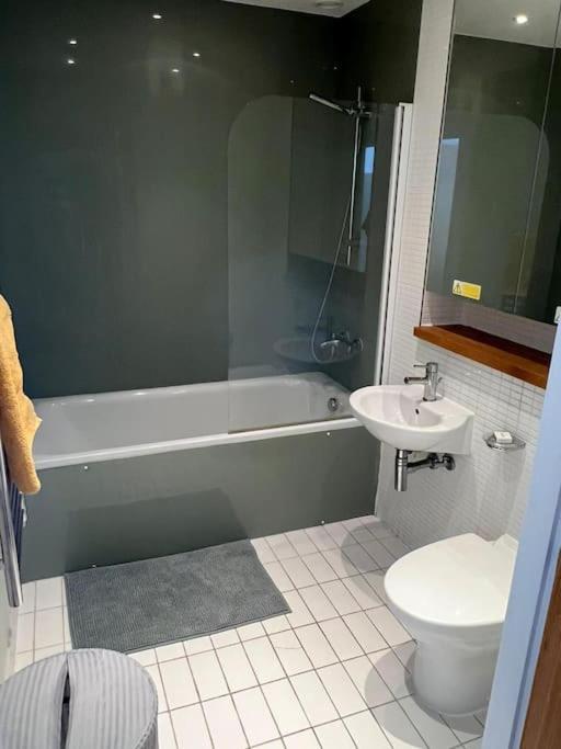 Stunning 2 Bed Flat! Centrally Located In London, Uk! Dış mekan fotoğraf