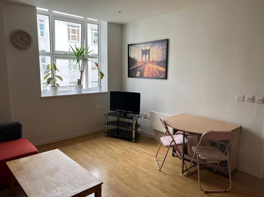 Stunning 2 Bed Flat! Centrally Located In London, Uk! Dış mekan fotoğraf