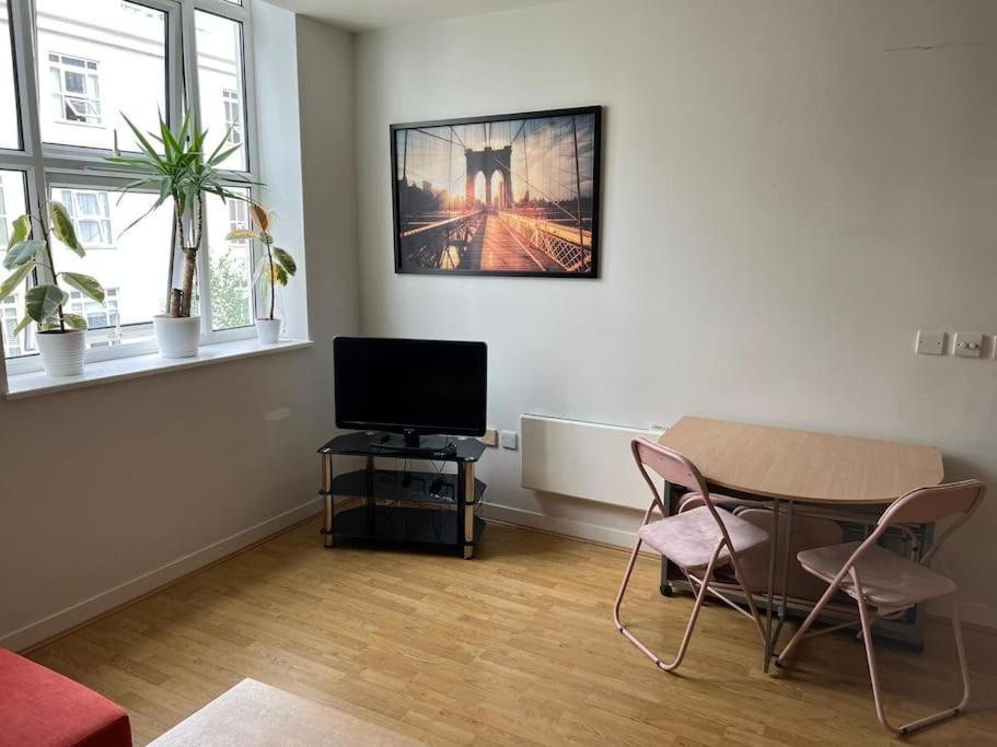 Stunning 2 Bed Flat! Centrally Located In London, Uk! Dış mekan fotoğraf